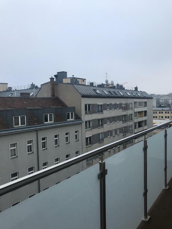 Modern With Balcony Viena
