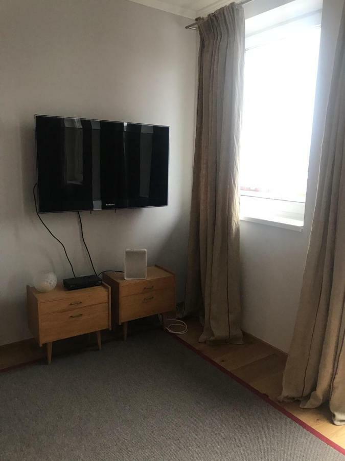 Modern With Balcony Apartamento Viena